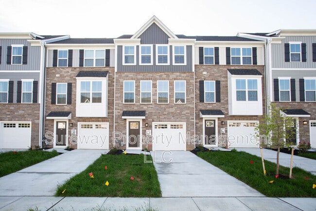 Building Photo - 8 Foxwood Dr