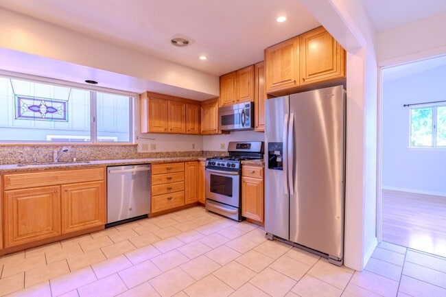 Photo - 1523 Valdez Way