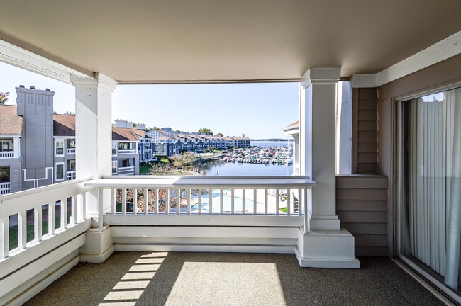 Photo - 18865 Vineyard Point Ln Unit #33