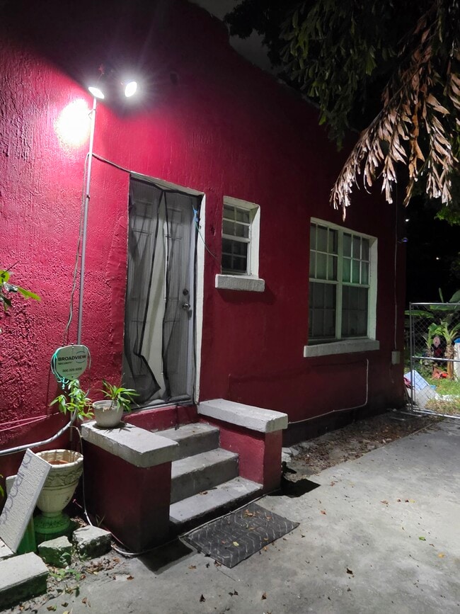 835 NW 3rd St Unidad 837