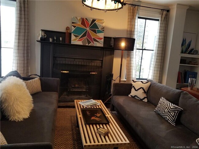 Photo - 16 Under Mountain Rd