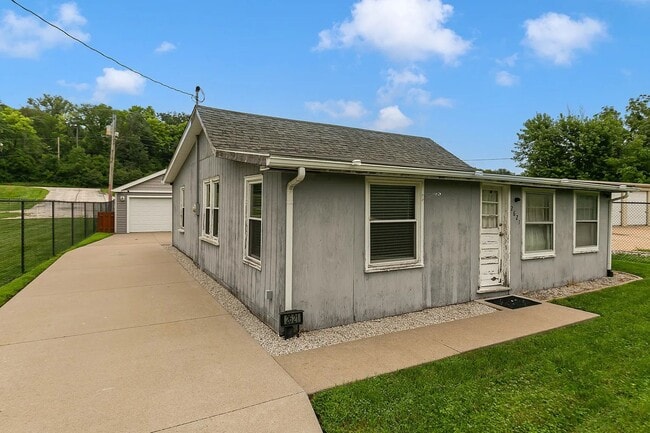 Photo - 2621 47th Ave