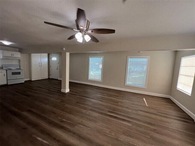 Photo - 414 Murex St