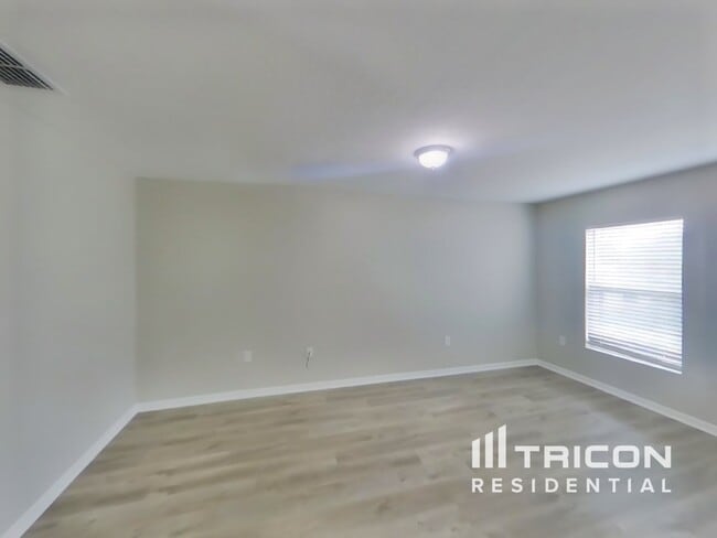 Photo - 12547 Shafton Rd