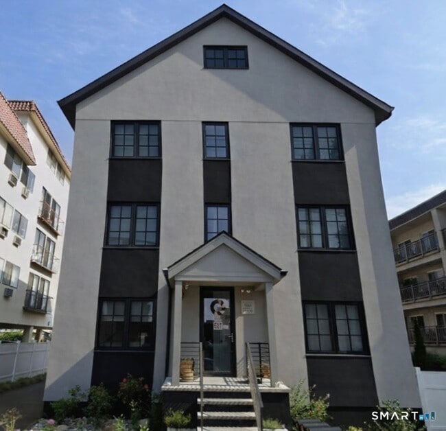 Building Photo - 930 Cove Rd Unit 2