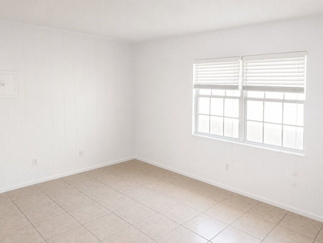 Photo - 2 bedroom 2 bath - walk in closet - master - dining area in kitchen