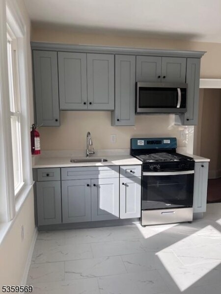 Building Photo - 710 Pennsylvania Ave Unit 6-6 Rental