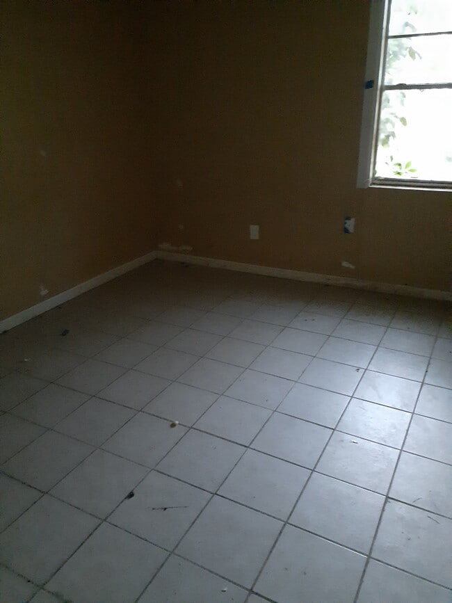 3414 Pine Ridge Ln