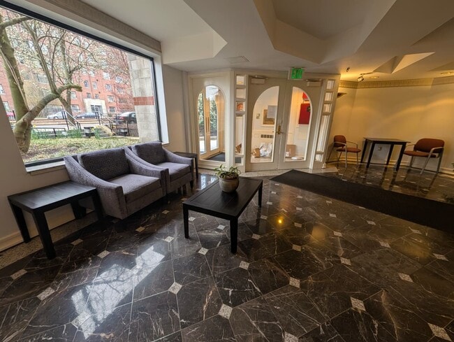 Photo - 1933 Commonwealth Ave Unit 4