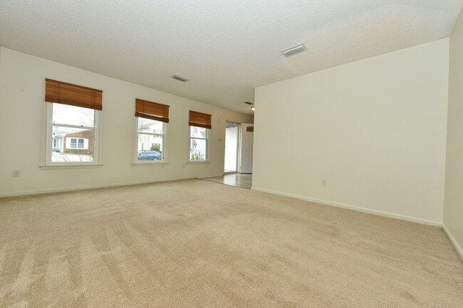 Photo - Gourmet Kitchen!