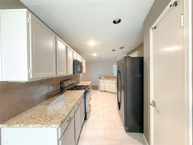 Photo - 15815 Pilgrim Hall Dr
