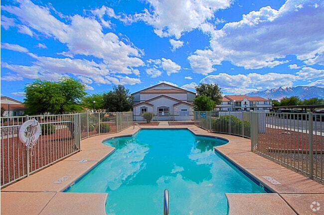 Building Photo - Madrean Vista Rental