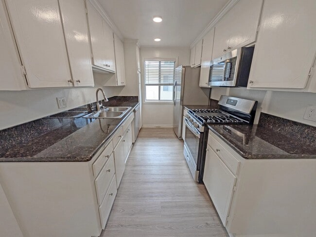 Photo - 1335 S Carmelina Ave Unidad 202