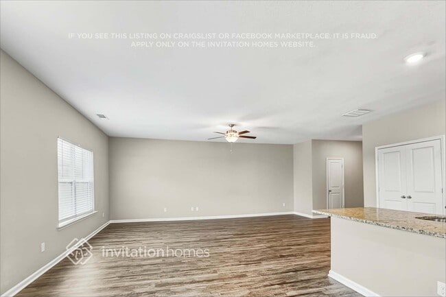 Photo - 439 Vermeer Ct