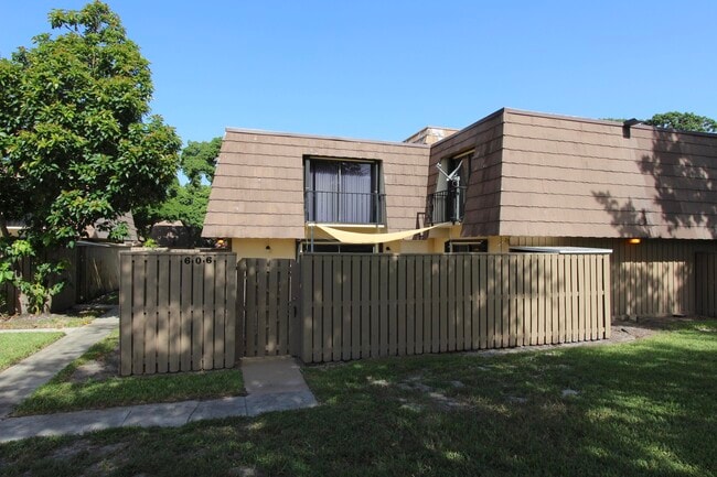 Photo - 606 6th Ct Townhome