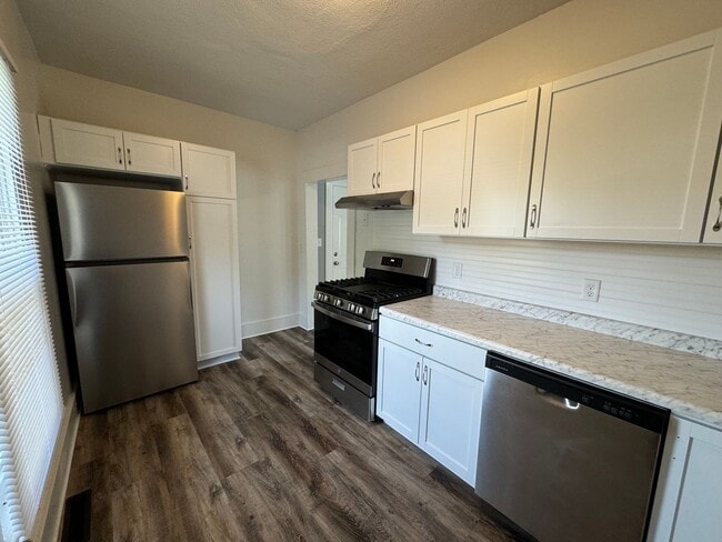 Photo - Newly Remodeled 2-Bed, 1-Bath Home in Hami...