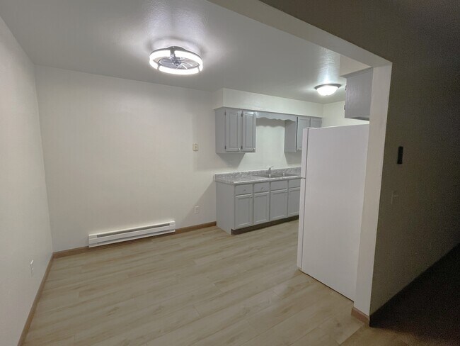 2241 Luann Ln
