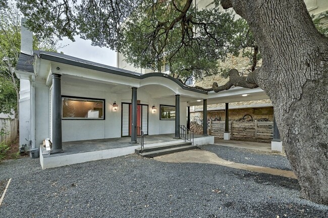Photo - 2511 San Gabriel St