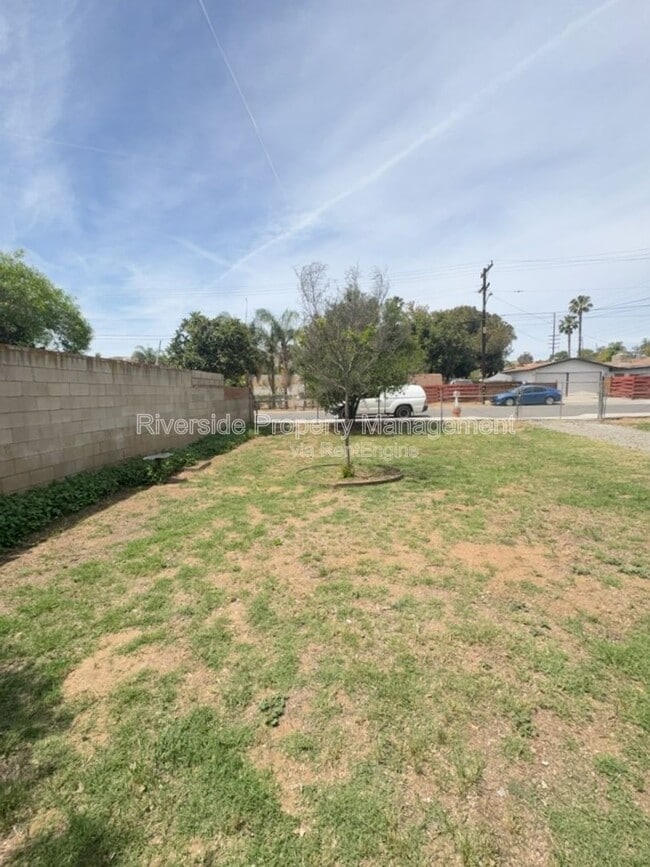 Photo - 4185 Selma Ave