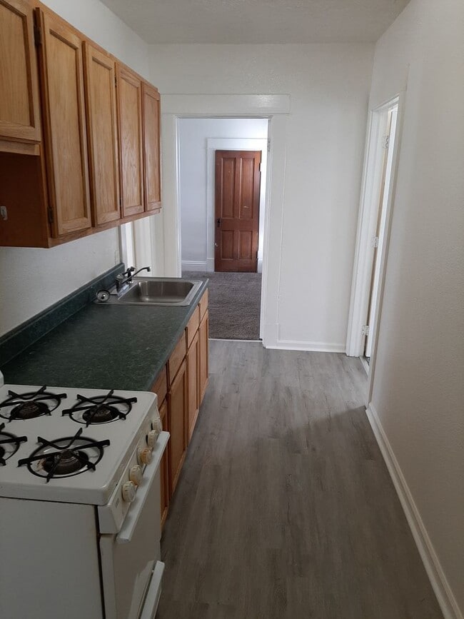 Photo - (1614 8th Ave)