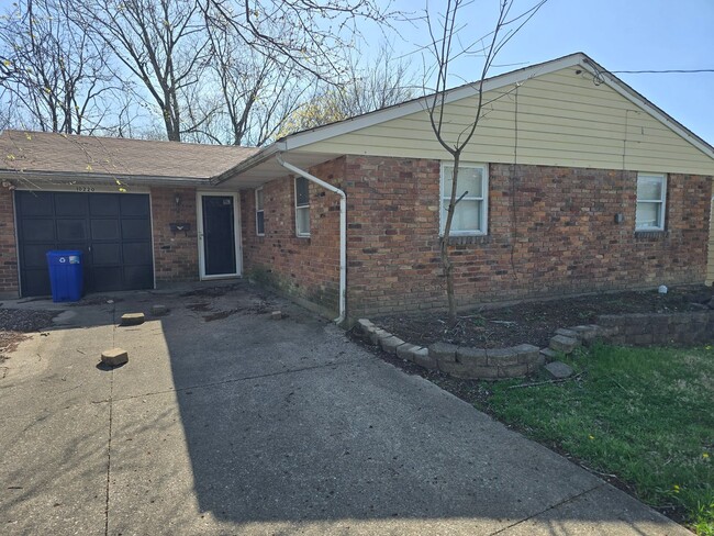 Building Photo - 4 Bedroom House