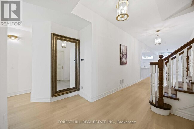 Photo - 42 Cotswold Crescent