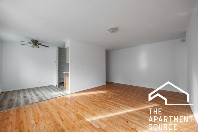 Photo - 6250 N Kenmore Ave Unidad 305