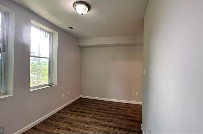 Photo - 2808 Pomeroy Rd SE Unidad 4