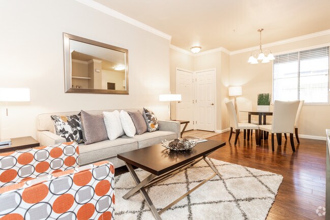 1BR,1BA-The Bandon