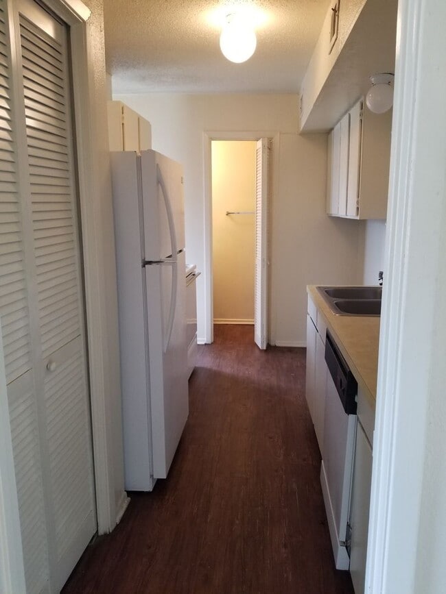 Photo - College Station -- 2/1.5 Townhome-Style Fourplex on TAMU Shuttle Route!