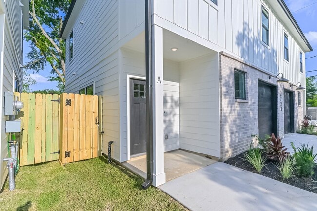 Building Photo - 4721 Mallow St Unit A Rental