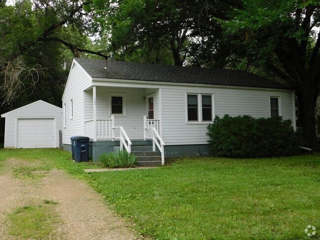 Building Photo - Very nice 3 bedroom/1 bath in El Dorado! Rental