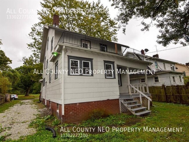 Photo - 321 Grace Ave