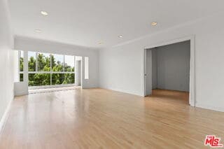 Photo - 8550 Holloway Dr