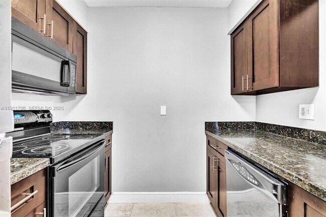 Photo - 2820 N Oakland Forest Dr Unidad 208