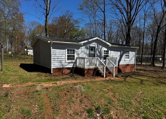 Photo - Discover this well-maintained 3-bedroom, 2-bath home in Lincolnton, NC,
