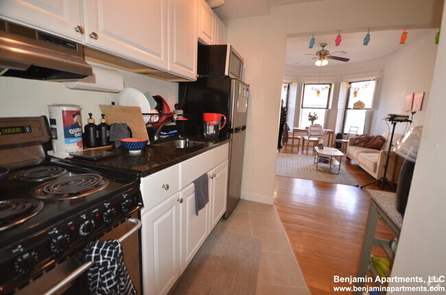 Building Photo - 531 Beacon St Unit 11 Rental
