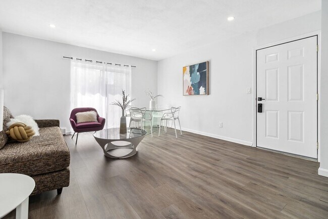 Photo - 4 Robinwood Ave Unit 8