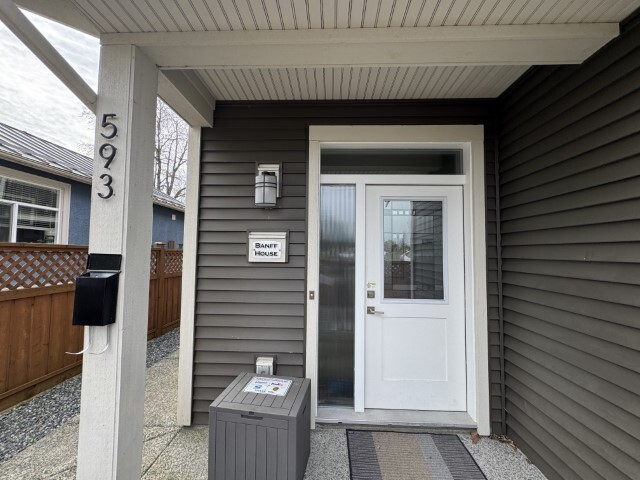 Building Photo - 593 5th St Unit 1