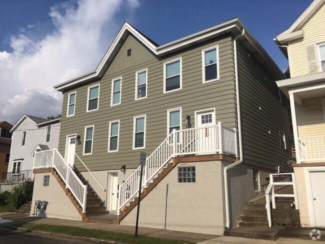 Building Photo - 413 Concord Ave Unit 1st Floor Rental