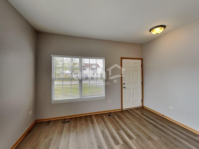 Photo - 1101 Burns Ln