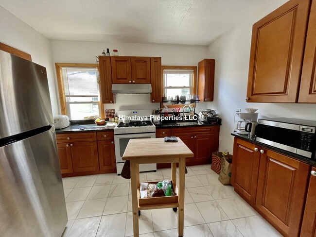 Building Photo - 84 Allston St Rental