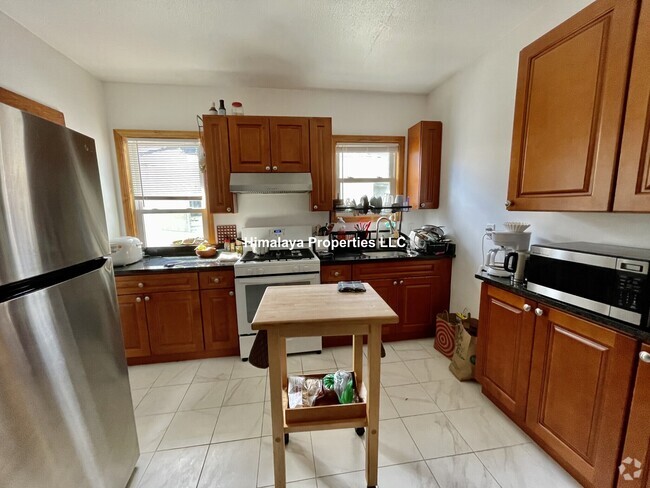 Building Photo - 84 Allston St Rental
