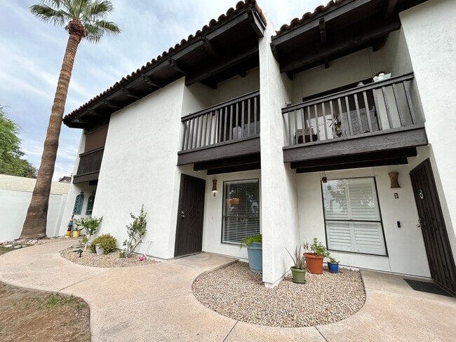 Building Photo - 1702 E Ocotillo Rd Unit 1702 E. Ocotillo Rd #2