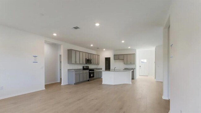 Photo - 2421 Cattle Baron Trl