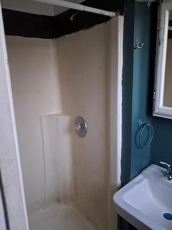 Photo - 2015 W Albany Ave