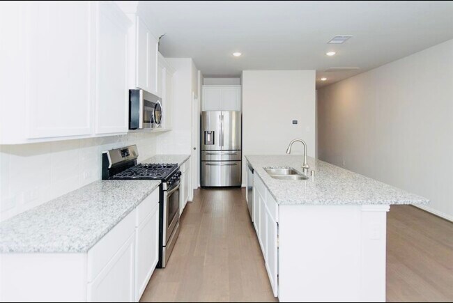 Photo - 27930 Western Crk Ct