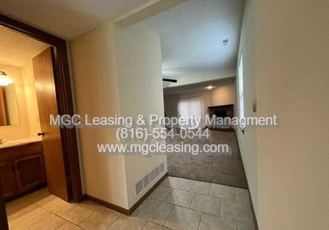 Photo - 3557-3563 NE Independence Cir
