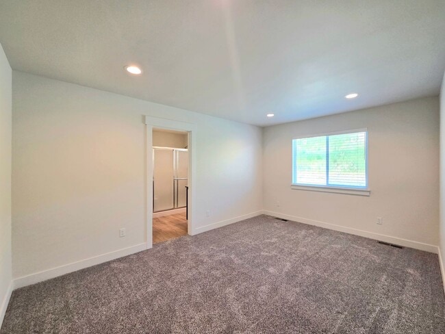 Photo - **New Construction** FOUR Bedroom House for Rent in Eastmont School District!