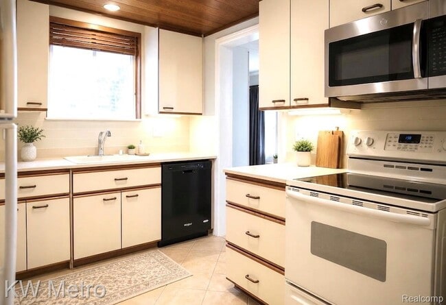 Photo - 619 N Elizabeth St